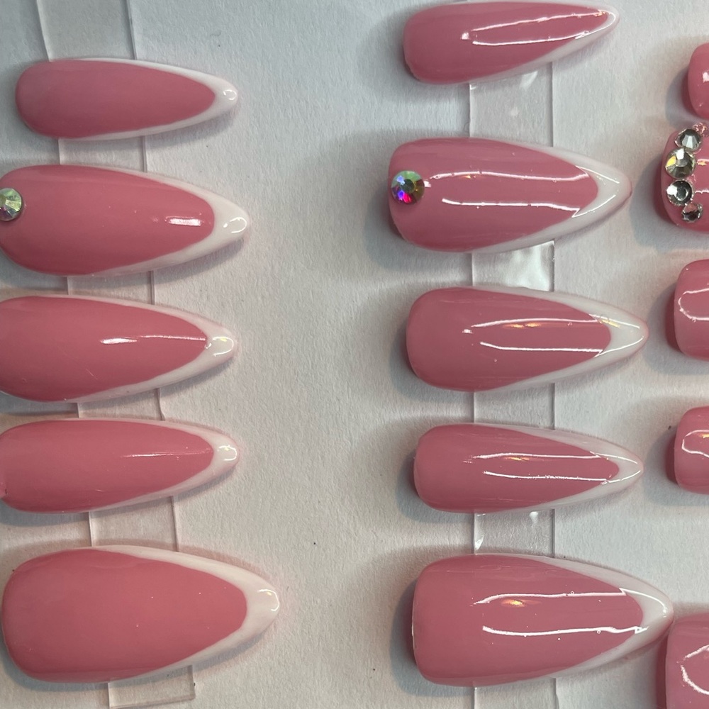 Press on nails